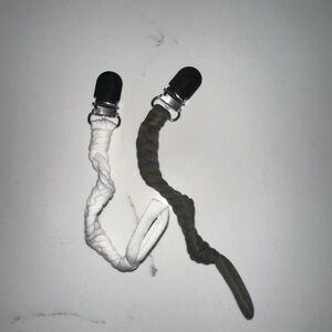 2 new pacifier clips